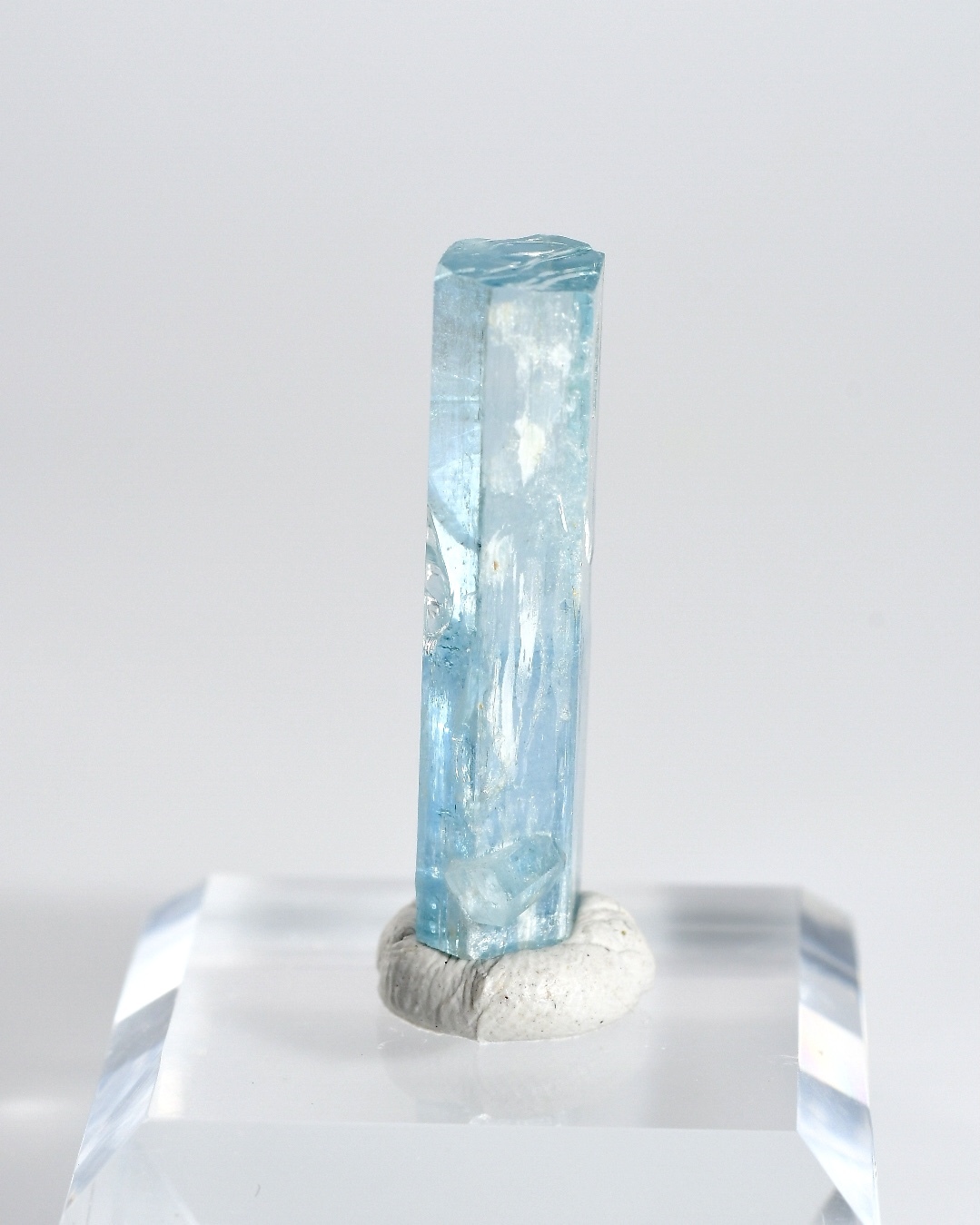 ベトナム産アクアマリン Vietnam Aquamarine rough stone crystal vaqe4 10.85ctを仕入れる |  ECモールに無い商品の仕入れならorosy（オロシー）